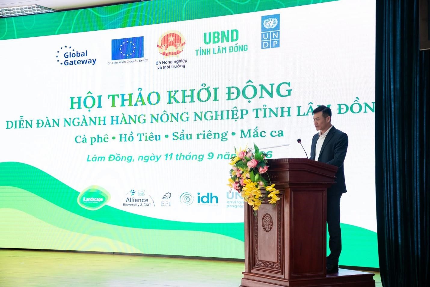 Ông Vũ Đình Cường, Phó Giám đốc Sở Nông nghiệp và Môi trường tỉnh Lâm Đồng, phát biểu tại Hội thảo. Ảnh: UNDP Việt Nam Ông Vũ Đình Cường, Phó Giám đốc Sở Nông nghiệp và Môi trường tỉnh Lâm Đồng, phát biểu tại Hội thảo. Ảnh: UNDP Việt Nam