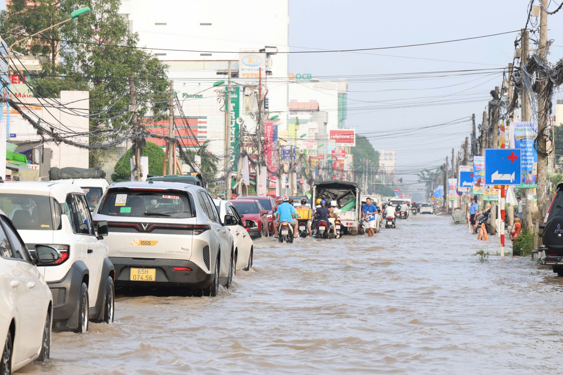 Triều cường gây ngập sâu nhiều nơi, ngành giáo dục Cần Thơ chỉ đạo bảo đảm an toàn cho học sinh Triều cường gây ngập sâu nhiều nơi, ngành giáo dục Cần Thơ chỉ đạo bảo đảm an toàn cho học sinh