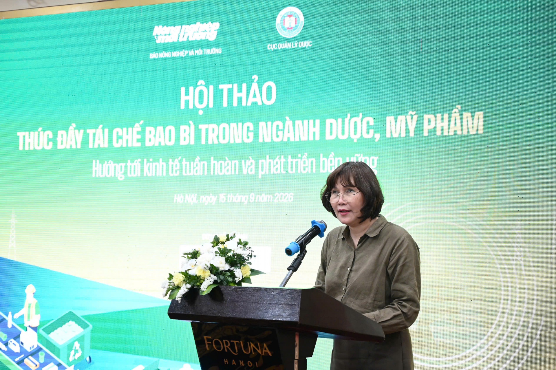 Bà Lý Thị Hồng Điệp, Phó Tổng Biên tập Báo Nông nghiệp và Môi trường phát biểu tại Hội thảo Bà Lý Thị Hồng Điệp, Phó Tổng Biên tập Báo Nông nghiệp và Môi trường phát biểu tại Hội thảo