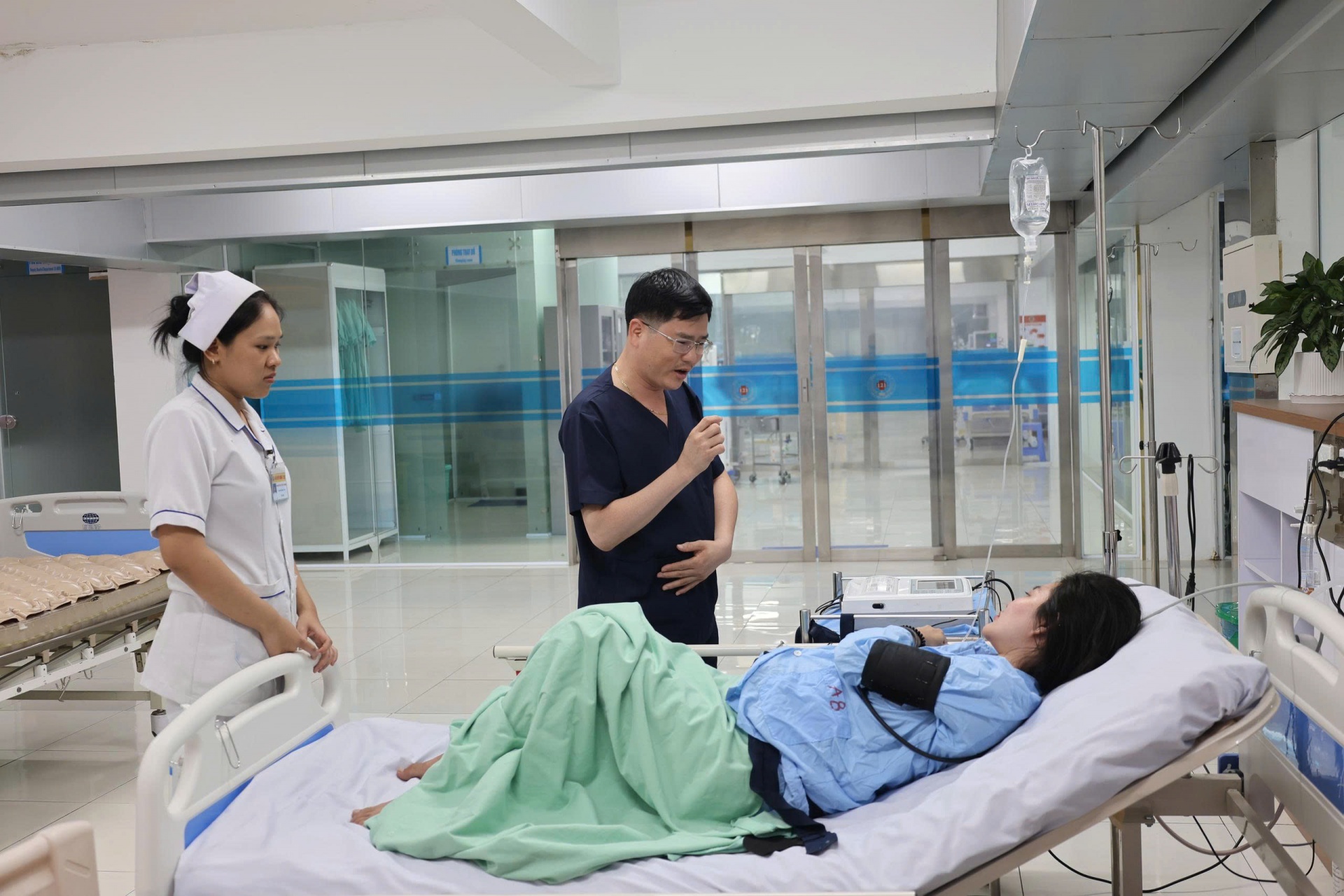 Bệnh viện Quân y 121 cấp cứu thành công thai phụ 36 tuần bị rắn cắn Bệnh viện Quân y 121 cấp cứu thành công thai phụ 36 tuần bị rắn cắn