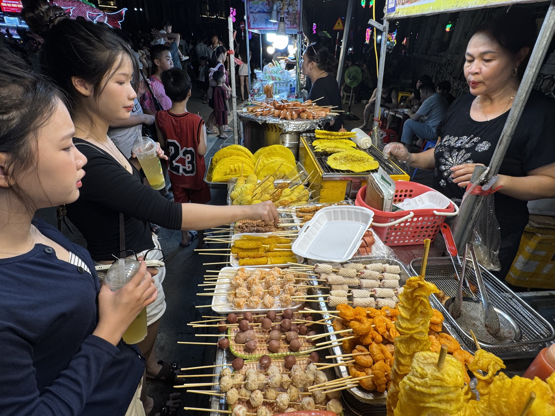 undefined LỄ HỘI THÀNH TUYÊN 2026: RỰC RỠ ÁNH ĐÈN, VỮNG CHẮC AN TOÀN
