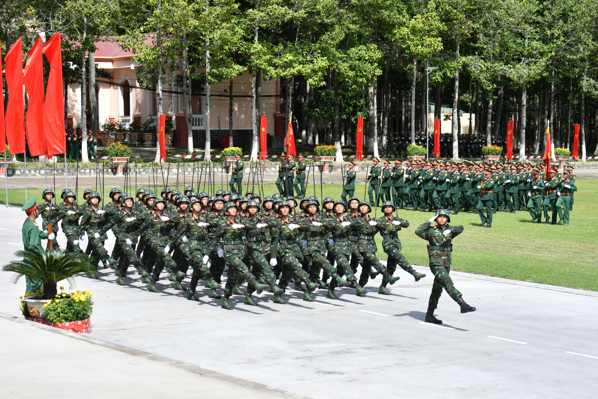 Sư đoàn 330, Quân khu 9 đón nhận Huân chương Bảo vệ Tổ quốc hạng Nhất