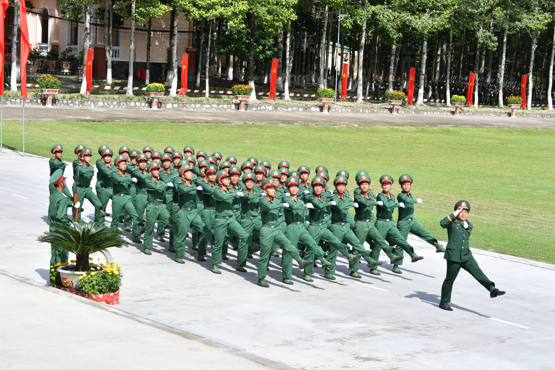 Sư đoàn 330, Quân khu 9 đón nhận Huân chương Bảo vệ Tổ quốc hạng Nhất
