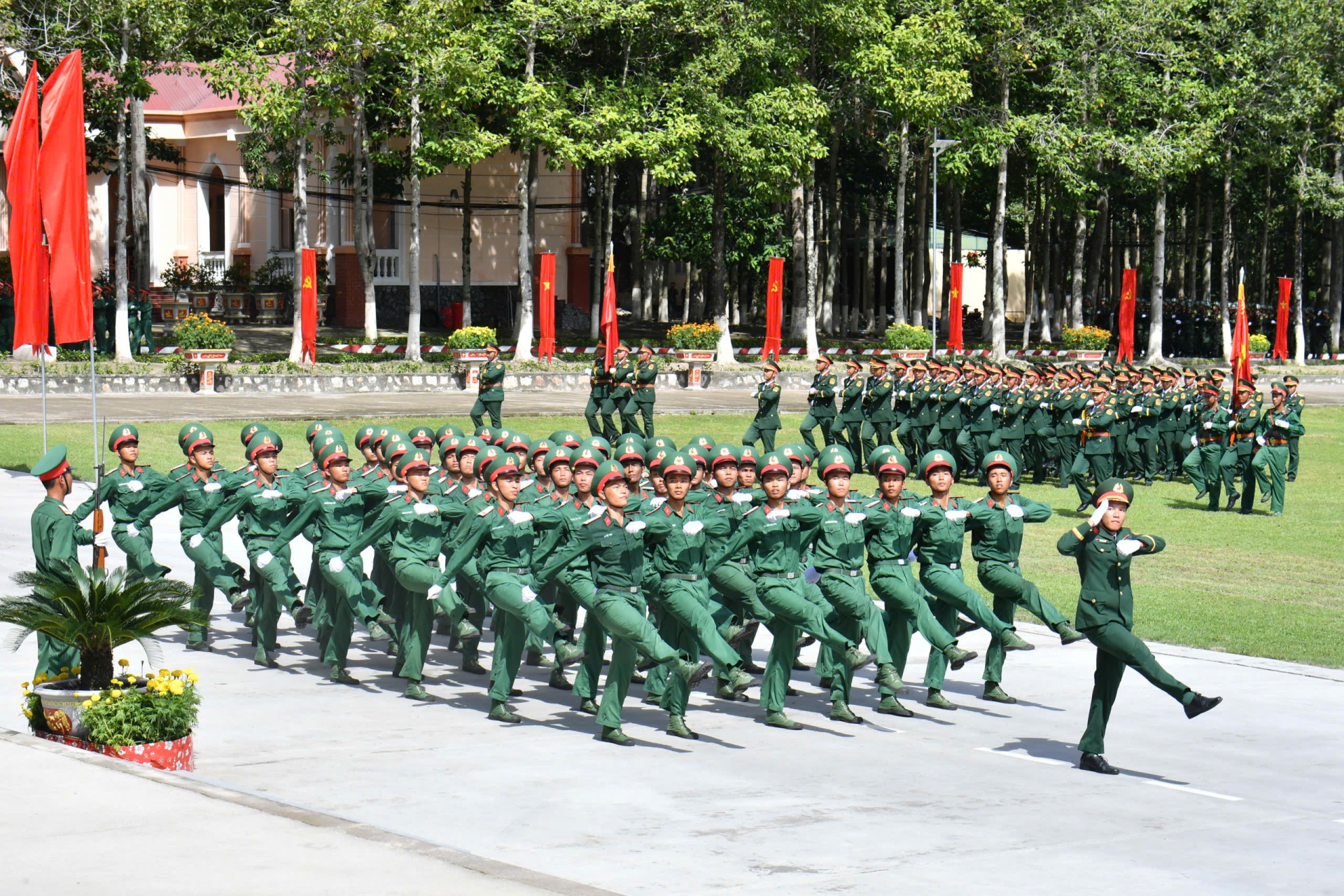 Sư đoàn 330, Quân khu 9 đón nhận Huân chương Bảo vệ Tổ quốc hạng Nhất
