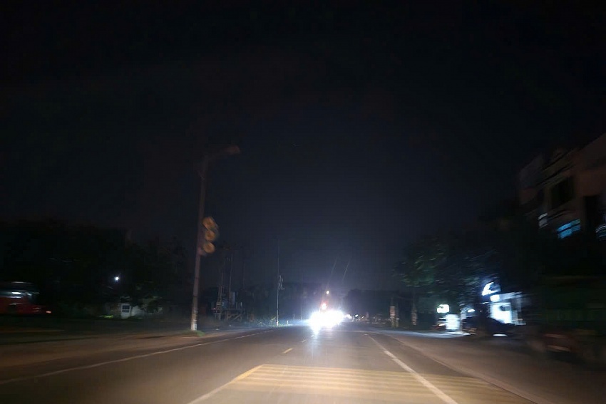 Những con đường “chờ ánh sáng”