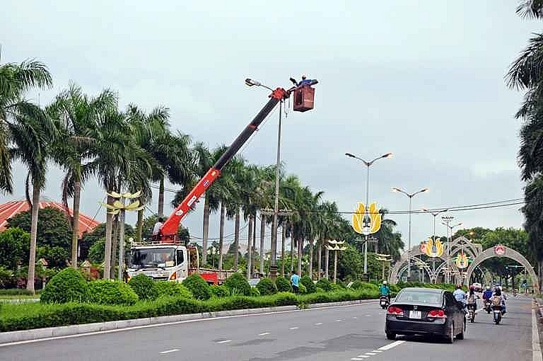 Những con đường “chờ ánh sáng” _Kỳ 2: Vì sao đèn đường tắt?