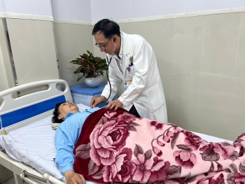 Bệnh viện Quân y 121 phẫu thuật thành công khối u xơ khoảng 4,5kg với tử cung dính thành bụng