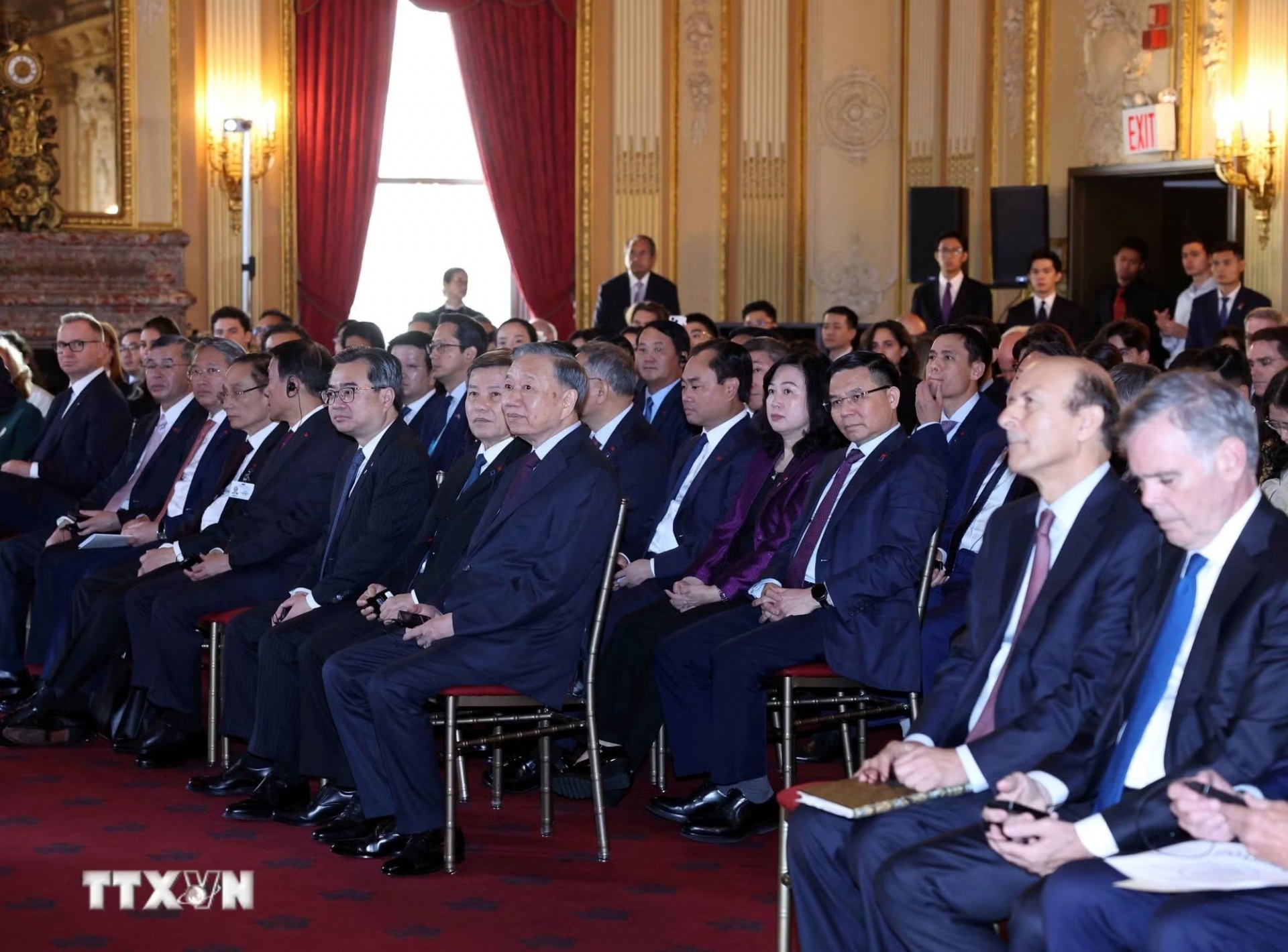   Tổng Bí thư, Chủ tịch nước Tô Lâm và các đại biểu tham dự buổi phát biểu chính sách - Ảnh: TTXVN