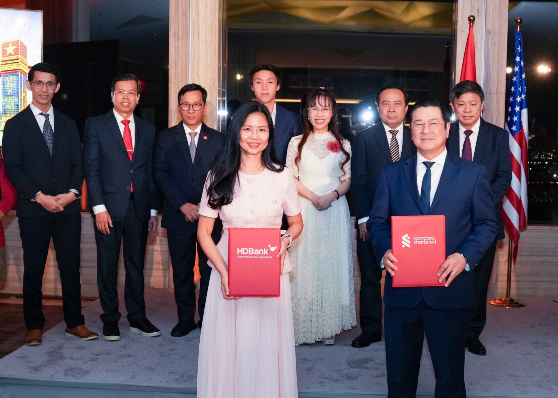 HDBank và Standard Chartered tăng cường hợp tác về các giải pháp huy động vốn tại thị trường nước ngoài HDBank và Standard Chartered tăng cường hợp tác về các giải pháp huy động vốn tại thị trường nước ngoài