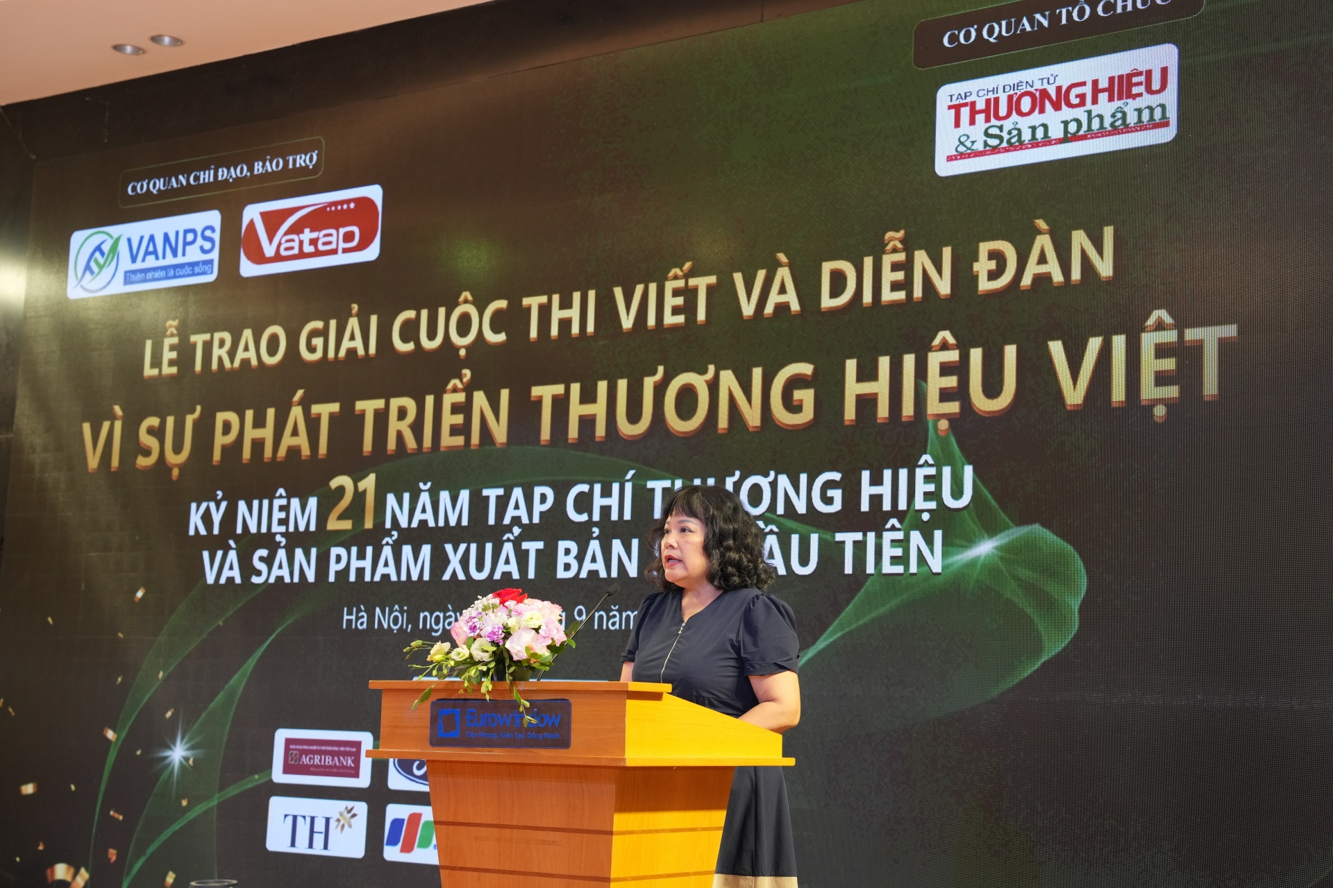 Vinh danh 10 tác phẩm báo chí xuất sắc tại Lễ trao giải cuộc thi viết “Vì sự phát triển thương hiệu Việt”