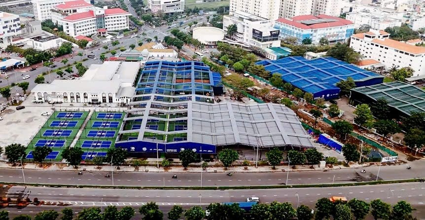 undefined Cơ sở hạ tầng được D-Joy đầu tư đồng bộ, đáp ứng tiêu chuẩn tổ chức thi đấu chuyên nghiệp.