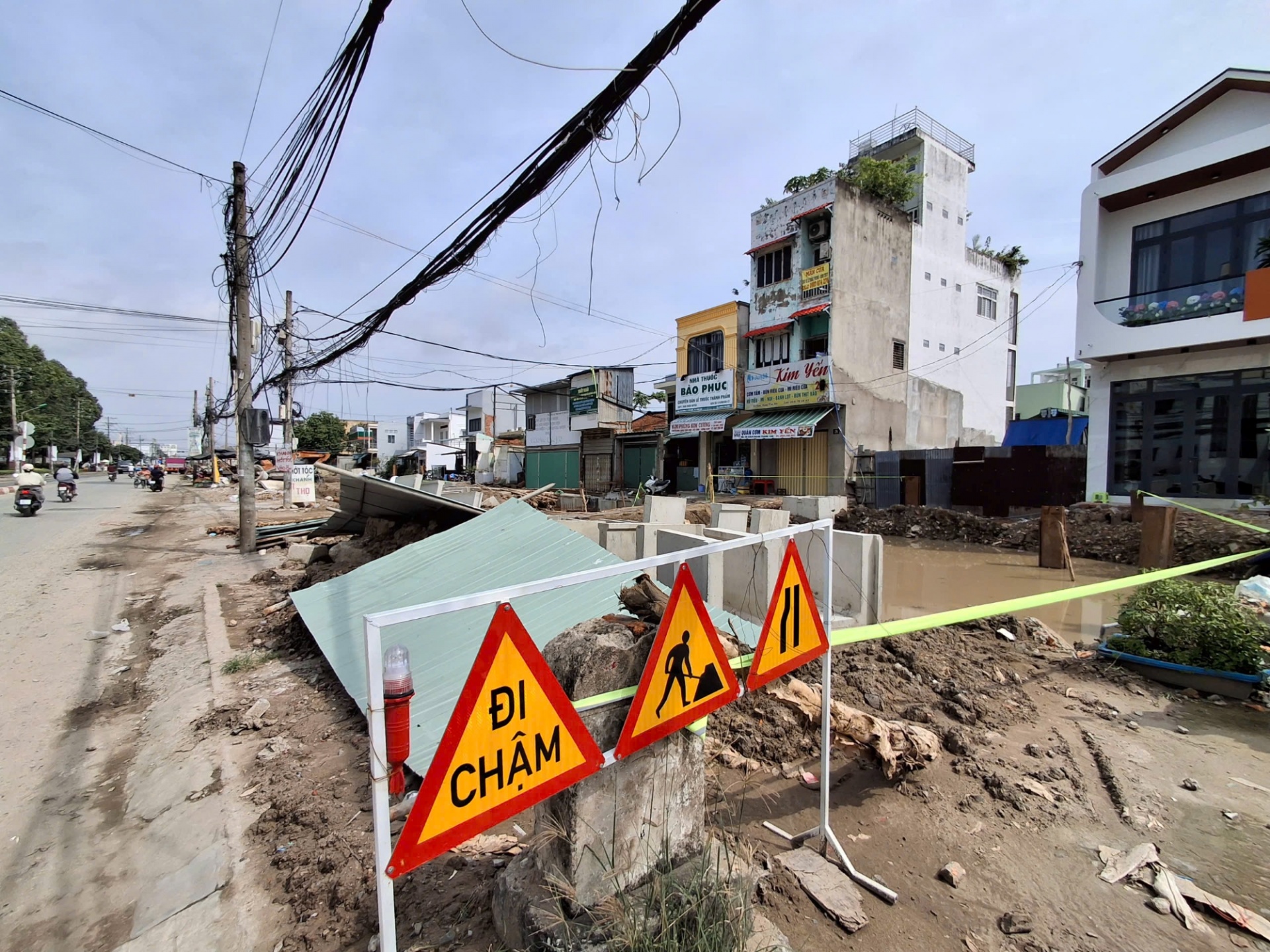 Cần Thơ: Ngập nhiều vị trí trên Quốc lộ 91, tăng cường cảnh báo khu vực thi công