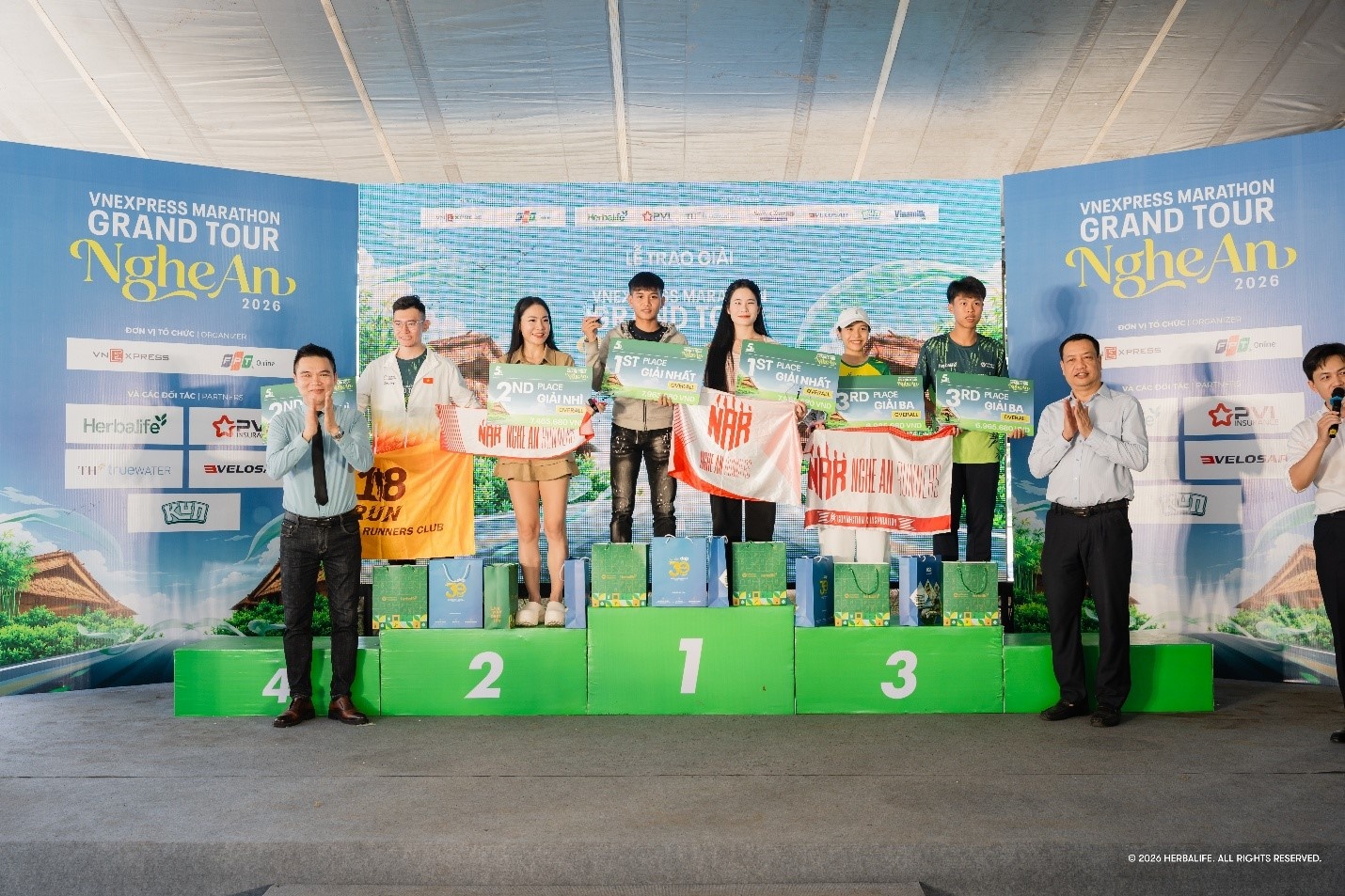 Herbalife Việt Nam tiếp tục phối hợp với VnExpress để khuyến khích lối sống lành mạnh với tư cách là Nhà tài trợ Kim cương cho giải VnExpress Marathon Herbalife Việt Nam tiếp tục phối hợp với VnExpress để khuyến khích lối sống lành mạnh với tư cách là Nhà tài trợ Kim cương cho giải VnExpress Marathon