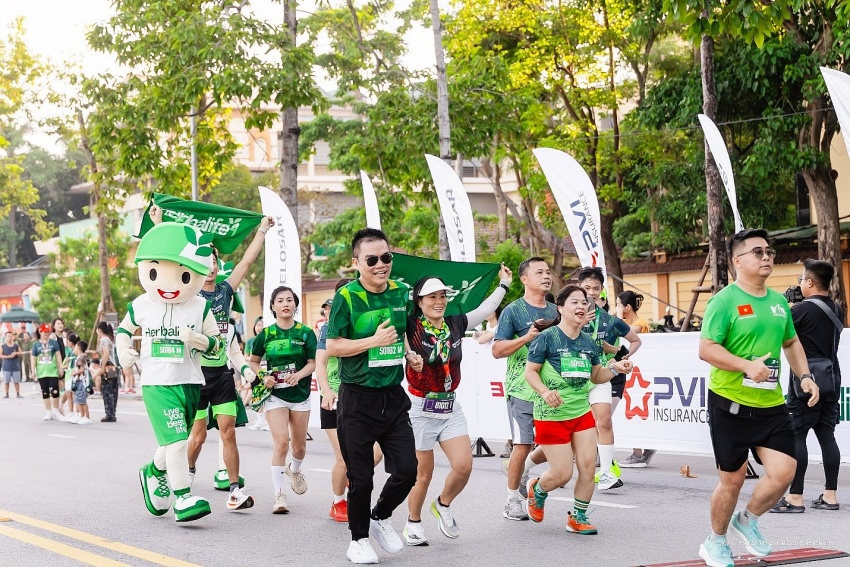 Herbalife Việt Nam tiếp tục phối hợp với VnExpress để khuyến khích lối sống lành mạnh với tư cách là Nhà tài trợ Kim cương cho giải VnExpress Marathon Grand Tour Nghệ An 2026 Herbalife Việt Nam tiếp tục phối hợp với VnExpress để khuyến khích lối sống lành mạnh với tư cách là Nhà tài trợ Kim cương cho giải VnExpress Marathon