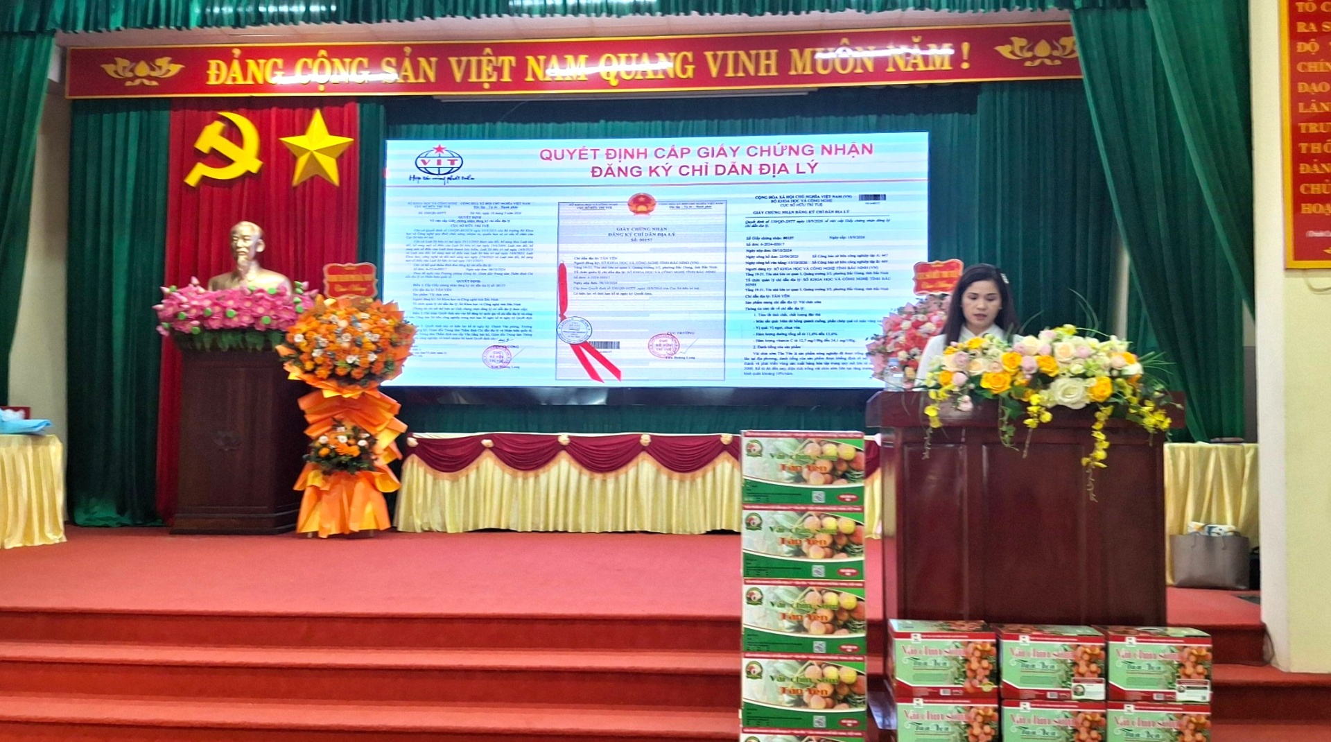 Công bố chỉ dẫn địa lý “Tân Yên” cho sản phẩm vải chín sớm của thành phố Bắc Ninh