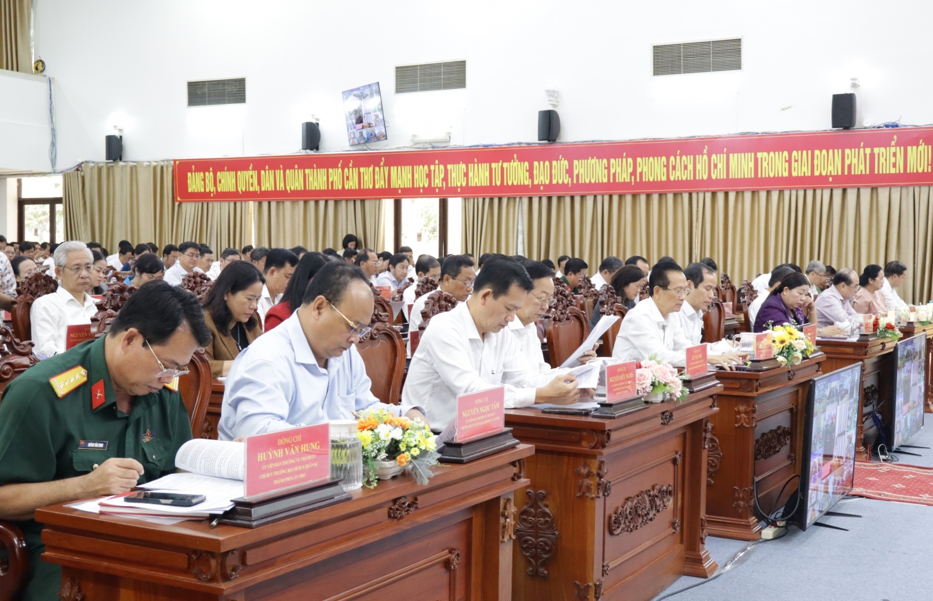 Cần Thơ phấn đấu vượt thu ngân sách, giải ngân đầu tư công đạt 100%