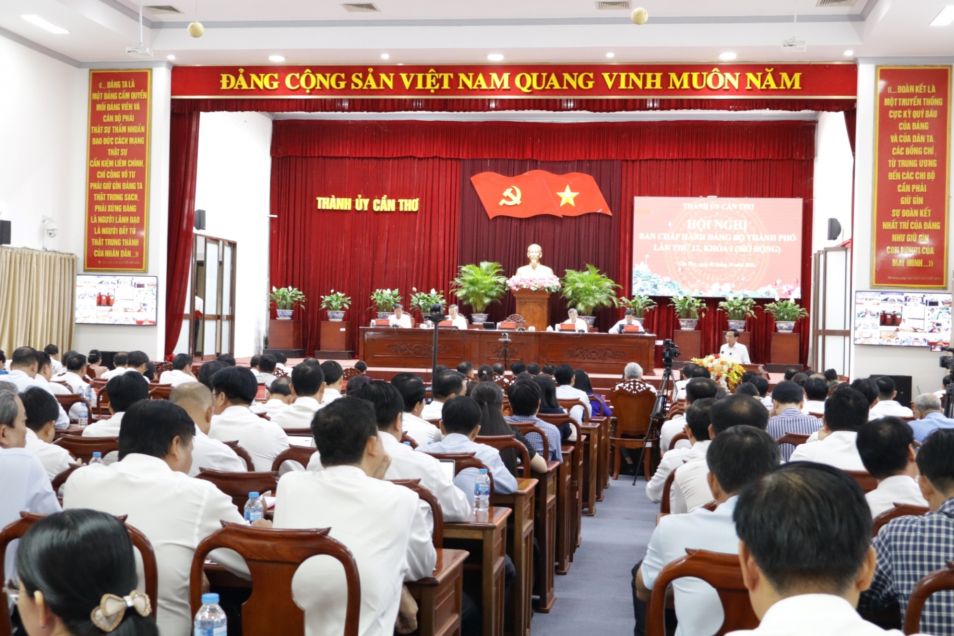 Cần Thơ phấn đấu vượt thu ngân sách, giải ngân đầu tư công đạt 100%