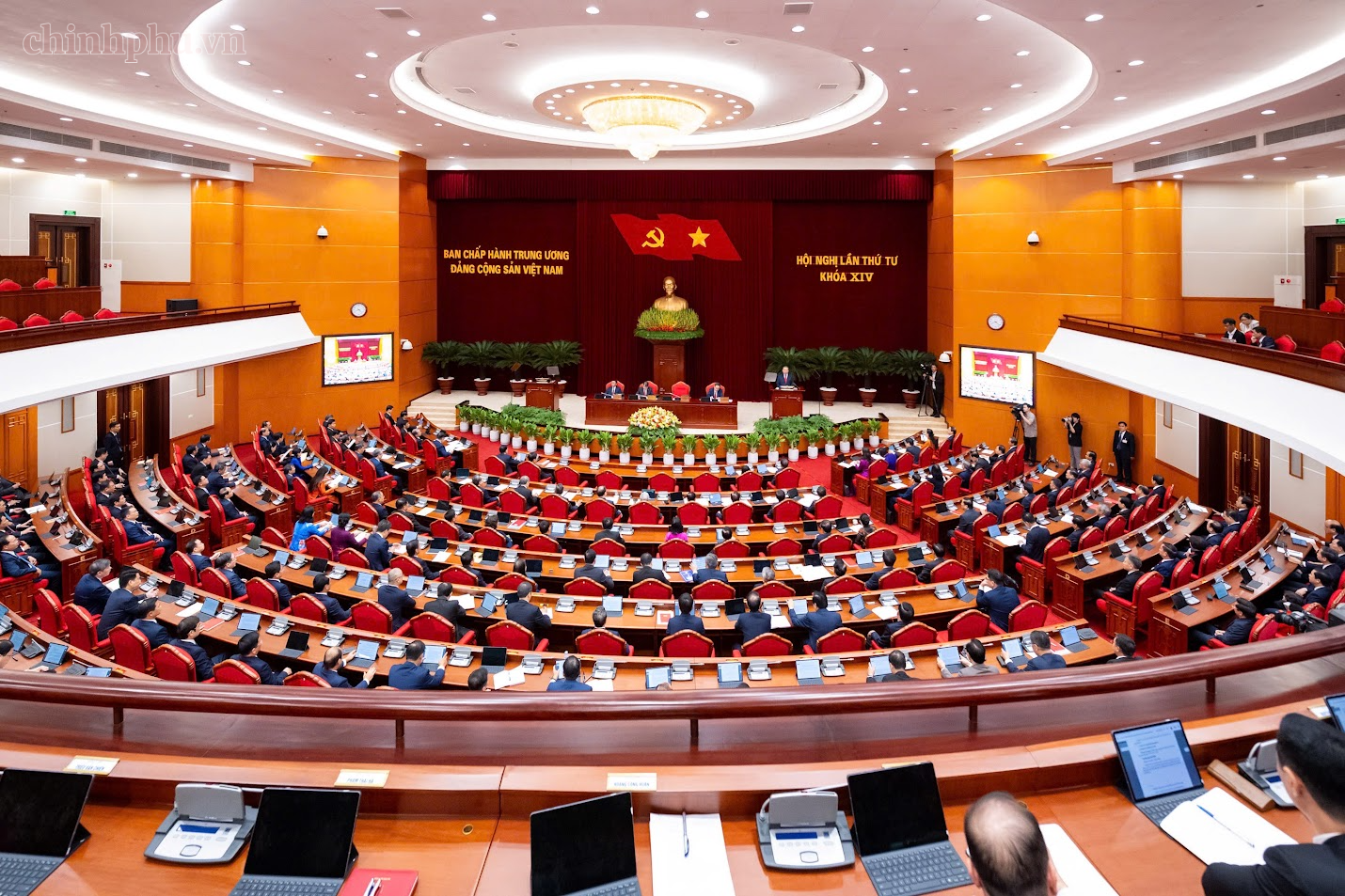 Khai mạc Hội nghị Trung ương 4- Ảnh 4. Hội nghị lần thứ tư Ban Chấp hành Trung ương Đảng khóa XIV khai mạc tại Hà Nội sáng 5/10 - Ảnh: chinhphu.vn Khai mạc Hội nghị Trung ương 4- Ảnh 4. Hội nghị lần thứ tư Ban Chấp hành Trung ương Đảng khóa XIV khai mạc tại Hà Nội sáng 5/10 - Ảnh: chinhphu.vn
