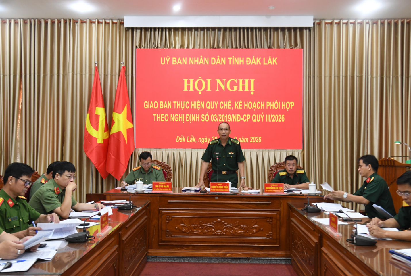 Đại tá Nguyễn Công Tuấn, Phó Chỉ huy trưởng kiêm Tham mưu trưởng Bộ đội Biên phòng tỉnh Đắk Lắk, phát biểu tại hội nghị giao ban. . (Ảnh: NGUYỄN LÂN) Đại tá Nguyễn Công Tuấn, Phó Chỉ huy trưởng kiêm Tham mưu trưởng Bộ đội Biên phòng tỉnh Đắk Lắk, phát biểu tại hội nghị giao ban. . (Ảnh: NGUYỄN LÂN)