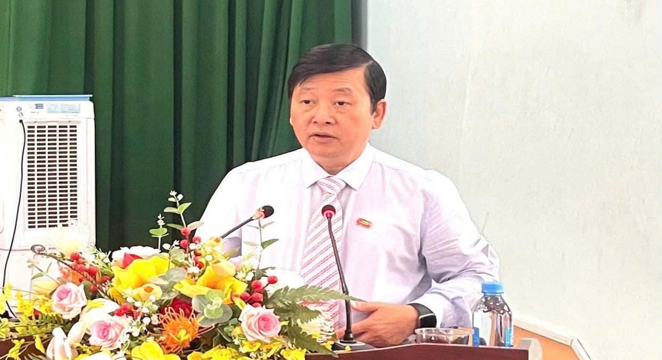 ĐĐồng chí Nguyễn Thanh Liêm – Bí thư Đảng uỷ, Chủ tịch HĐND  phát biểu bế mạc kỳ họp.