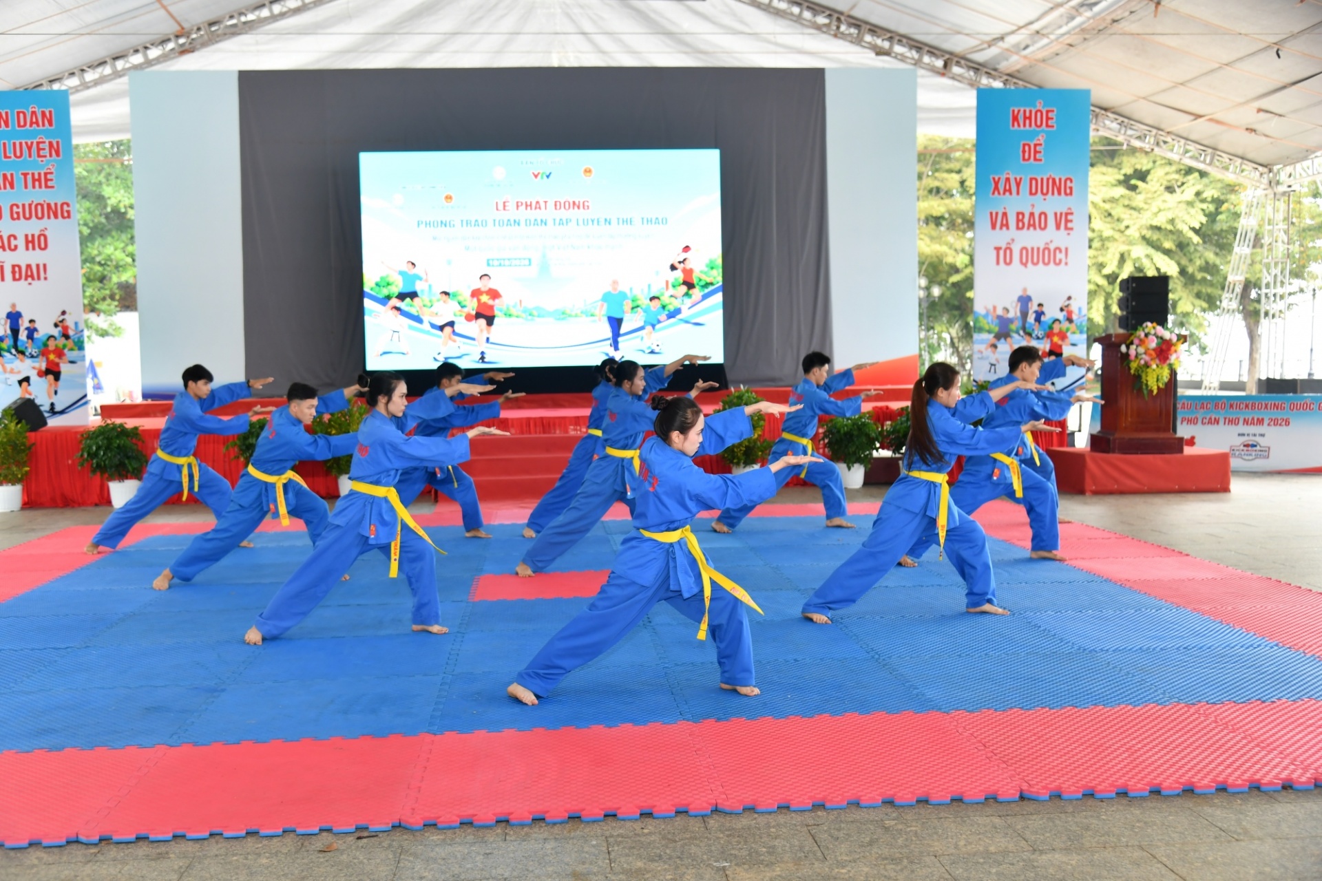 Hàng ngàn người dân Cần Thơ hòa cùng “Ngày hội toàn dân tập luyện thể thao”