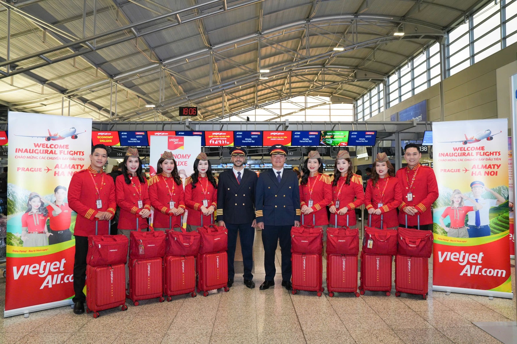 Khai trương đường bay đến Almaty và Praha, Vietjet mở thêm kết nối giữa Việt Nam và thế giới