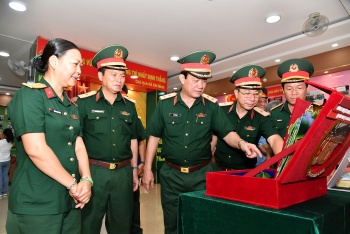 Cục Chính trị Quân khu 9: Khai mạc Triển lãm chuyên đề “80 năm vững bước dưới cờ Đảng quang vinh”