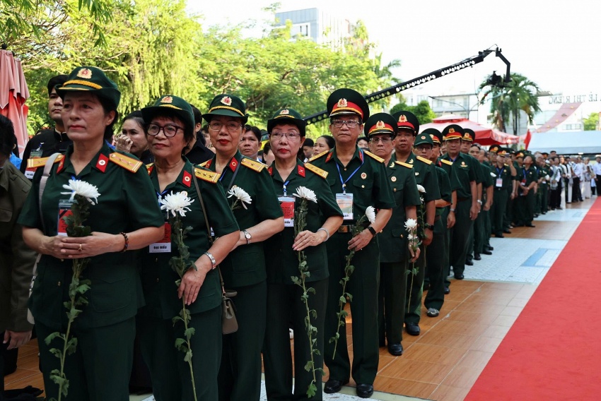 Trang nghiêm lễ viếng, truy điệu và an táng 731 hài cốt liệt sĩ tại TPHCM Trang nghiêm lễ viếng, truy điệu và an táng 731 hài cốt liệt sĩ tại TPHCM