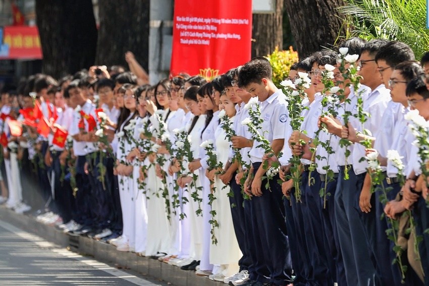 Trang nghiêm lễ viếng, truy điệu và an táng 731 hài cốt liệt sĩ tại TPHCM Trang nghiêm lễ viếng, truy điệu và an táng 731 hài cốt liệt sĩ tại TPHCM