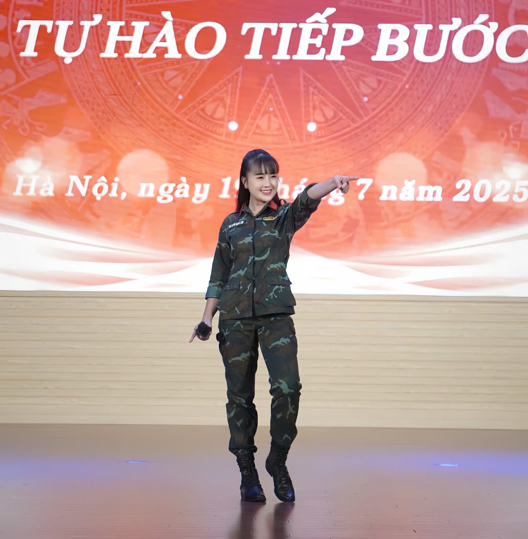 Tròn mơ ước thành nữ quân nhân Tròn mơ ước thành nữ quân nhân