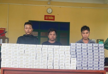 Biên phòng An Giang phát hiện vận chuyển 1.500 bao thuốc lá lậu