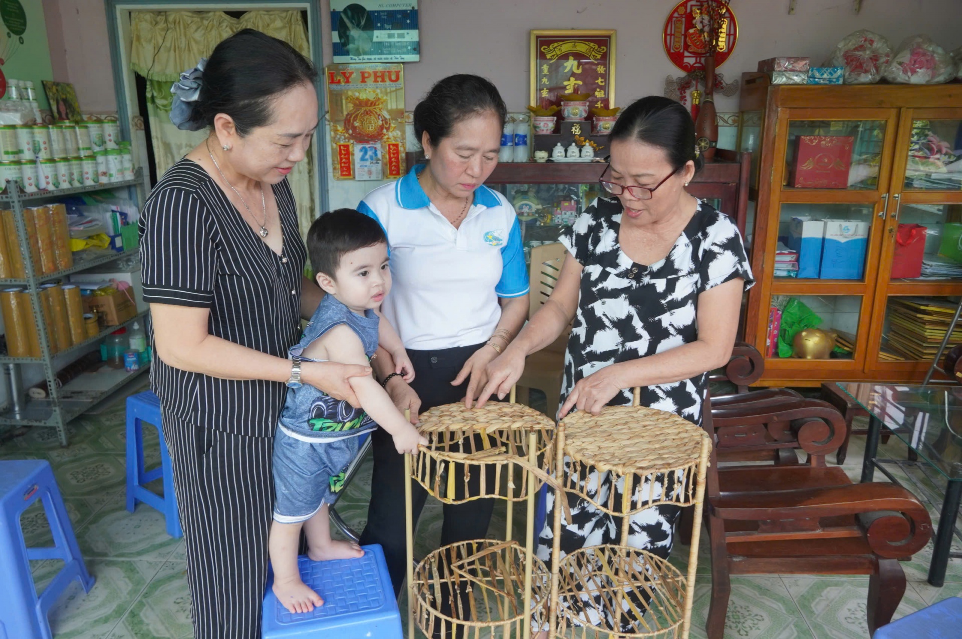 Nghề đan lục bình - Hướng sinh kế cho phụ nữ nông thôn ở Cần Thơ