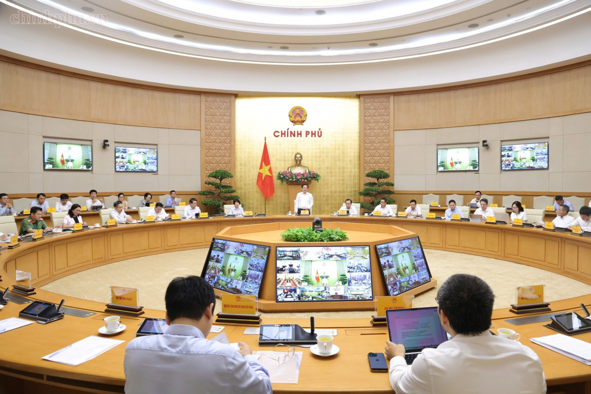   Phó Thủ tướng yêu cầu các bộ, ngành và UBND các địa phương khẩn trương thành lập Quỹ phát triển KH&CN theo quy định - Ảnh: chinhphu.vn