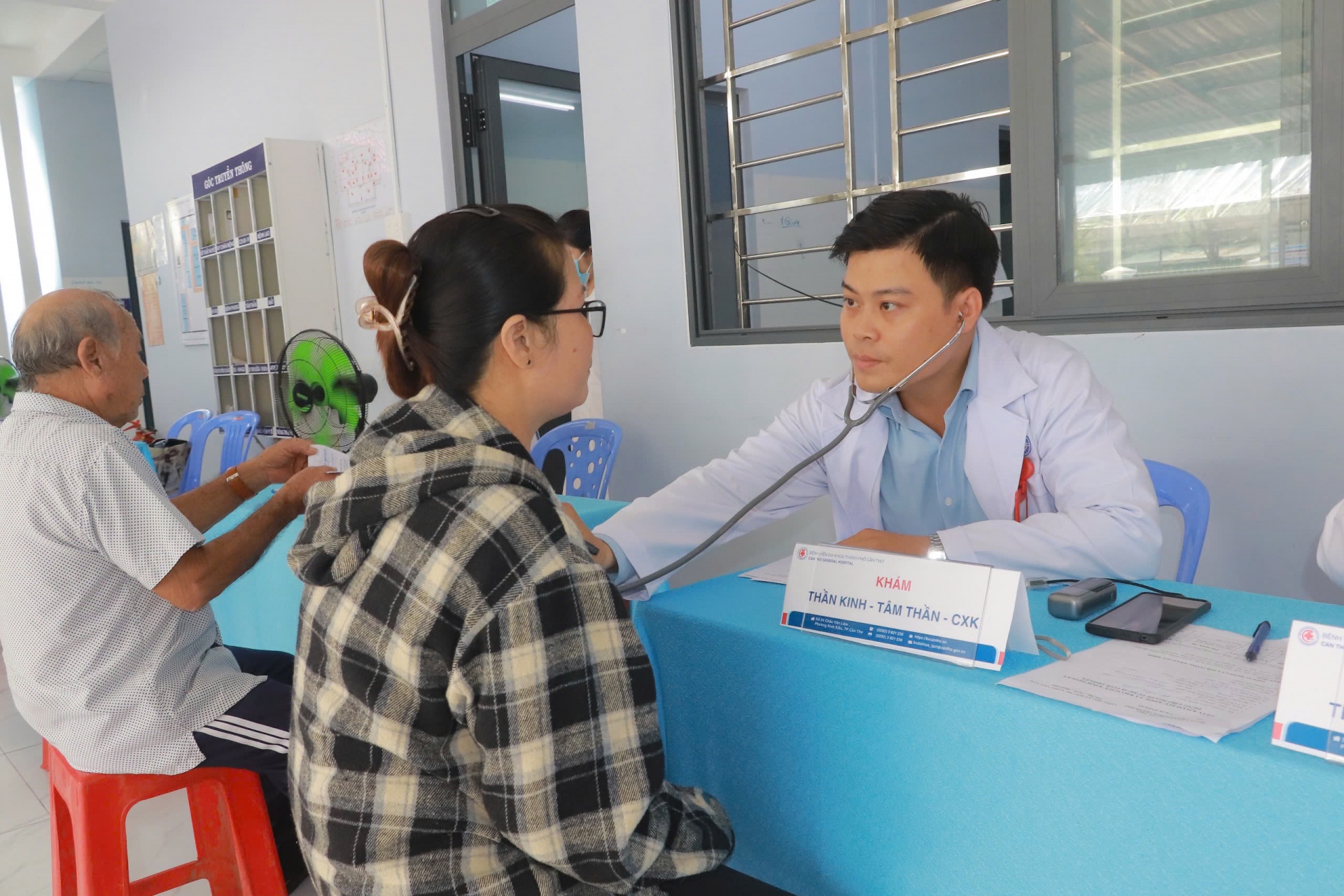 Bệnh viện Đa khoa TP. Cần Thơ tổ chức khám sức khỏe định kỳ toàn dân tại xã Trần Đề Bệnh viện Đa khoa TP. Cần Thơ tổ chức khám sức khỏe định kỳ toàn dân tại xã Trần Đề