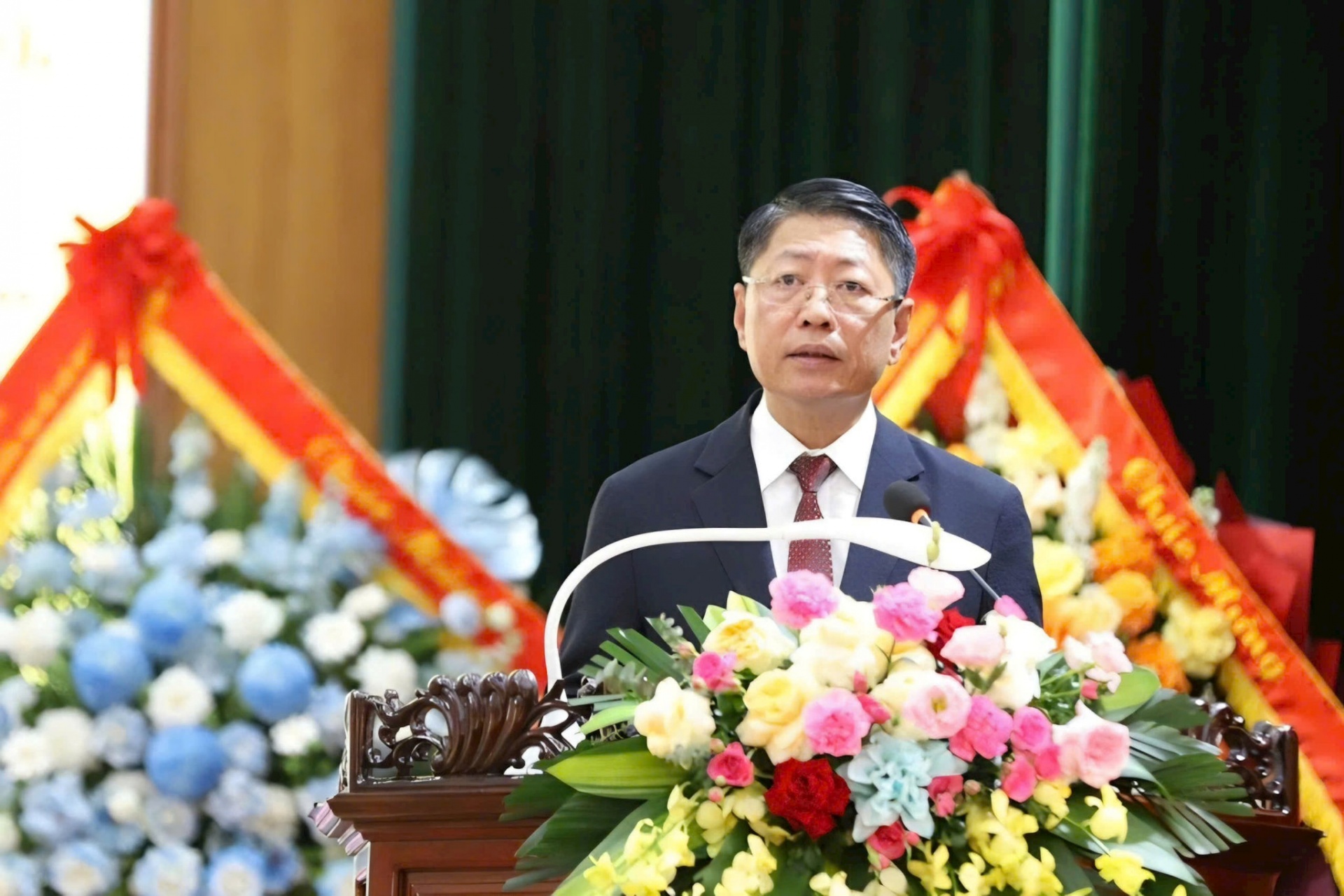 Ông Trần Song Tùng, Phó Chủ tịch UBND tỉnh Ninh Bình phát biểu tại buổi lễ. Ảnh: PV Ông Trần Song Tùng, Phó Chủ tịch UBND tỉnh Ninh Bình phát biểu tại buổi lễ. Ảnh: PV