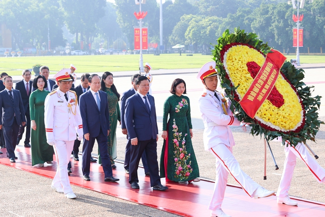 Lãnh đạo Đảng, Nhà nước vào Lăng viếng Chủ tịch Hồ Chí Minh nhân ngày Quốc khánh - Ảnh 4.