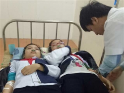 hang loat hoc sinh phai nhap vien vi khi thai cua nha may thepviet nhat