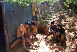kon tum dao dia dao hang tram met trong nha de khai thac vang lau
