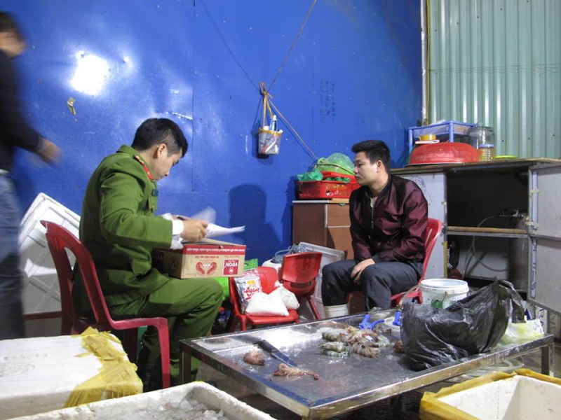 Hải Phòng: Phát hiện cơ sở thu gom tôm chết, tiêm hóa chất bán ra thị trường