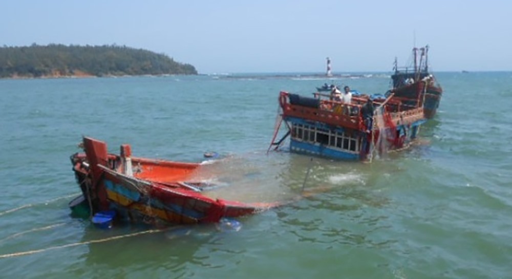 Vũng Tàu: Chìm tàu cá 10 ngư dân mất tích
