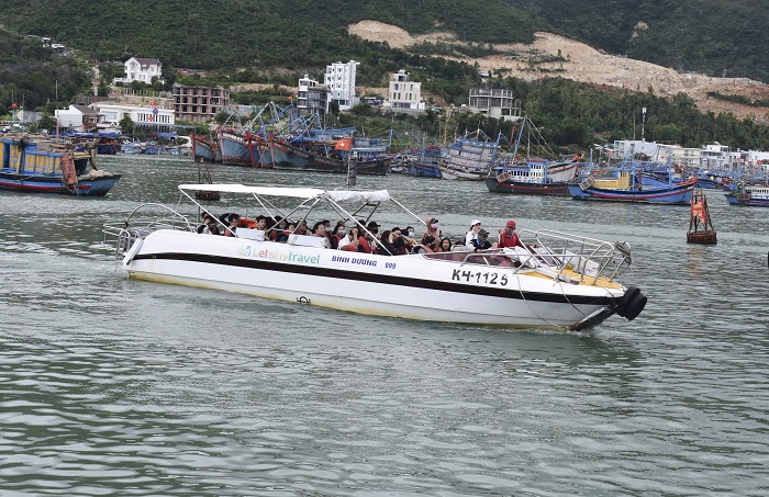 Nhiều điểm du lịch ‘hút’ khách dịp Tết Dương lịch