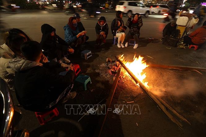 Cảnh báo ngộ độc khí từ đốt than, củi để sưởi ấm