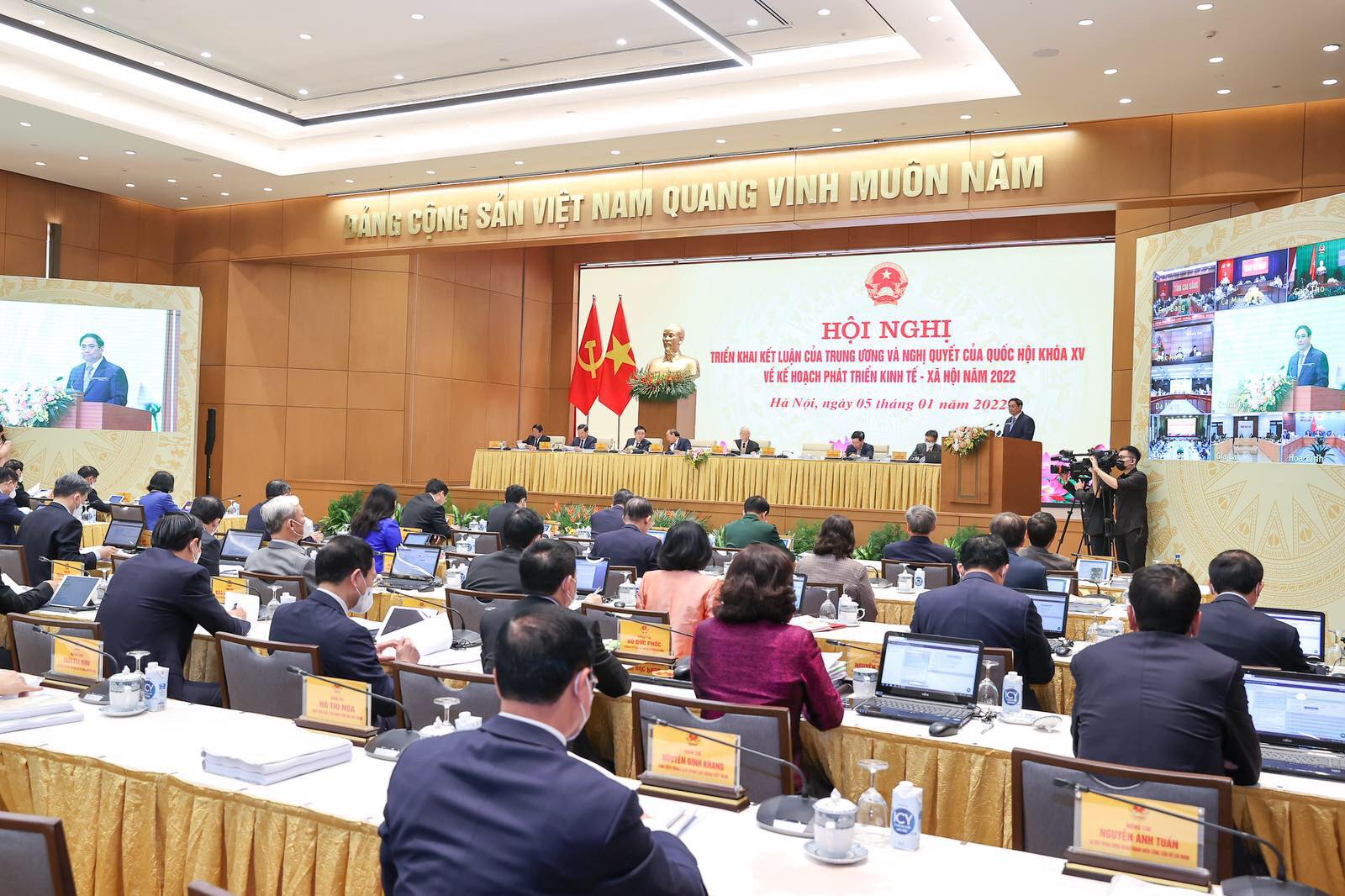 Thủ tướng Chính phủ chủ trì Hội nghị trực tuyến với các địa phương