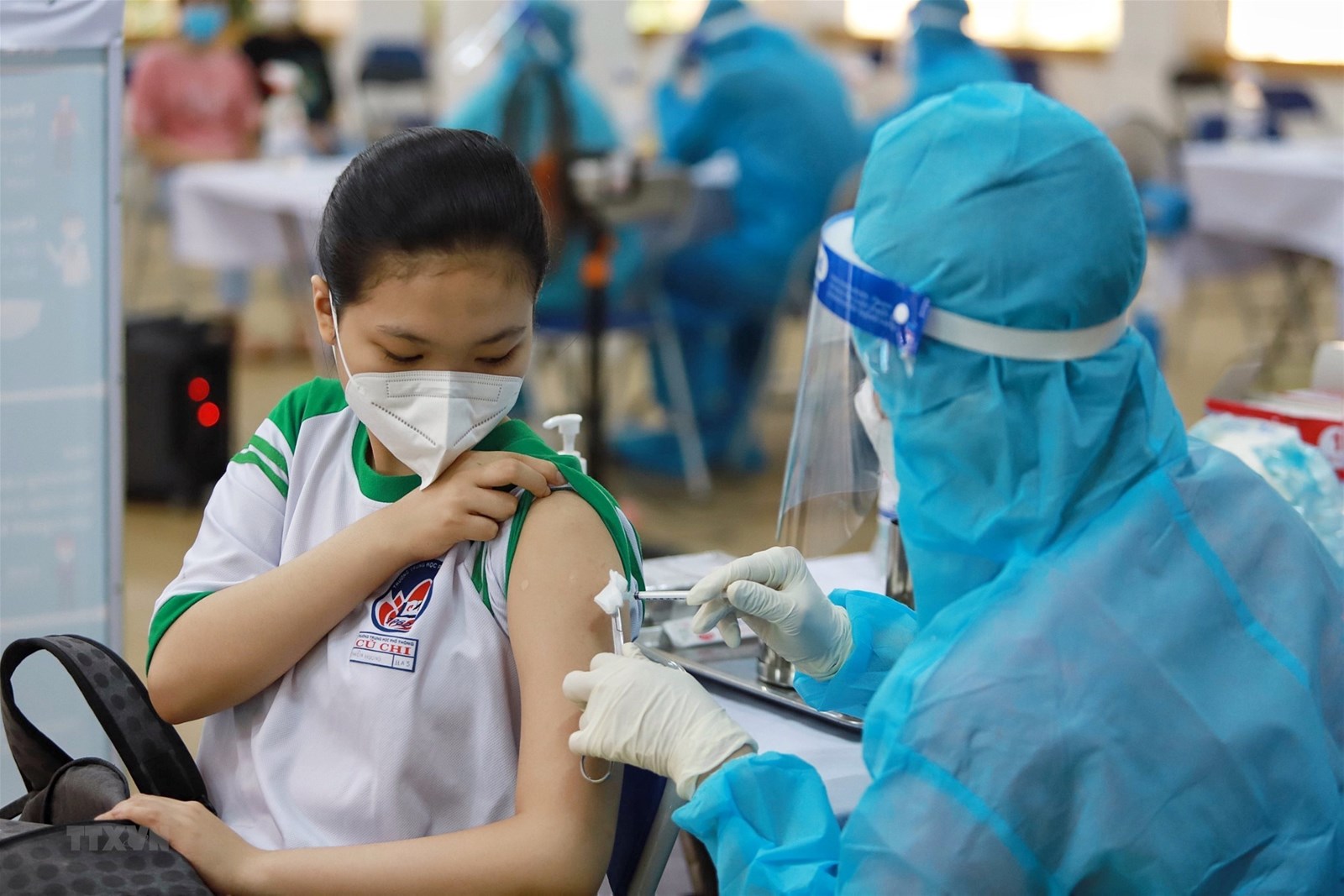 Việt Nam thuộc nh&oacute;m 6 nước c&oacute; tỷ lệ ti&ecirc;m vaccine ngừa Covid-19 cao nhất thế giới