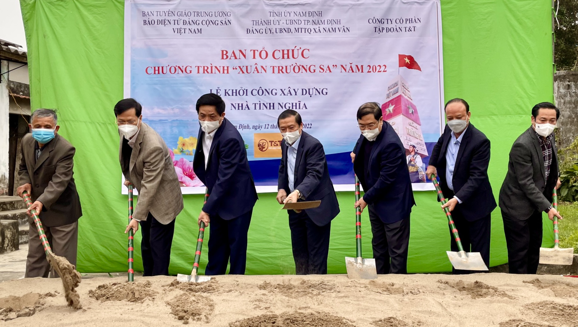 Trao tặng 80 suất quà cho trẻ em khó khăn tại Hà Nội: Lan tỏa những giá trị nhân văn