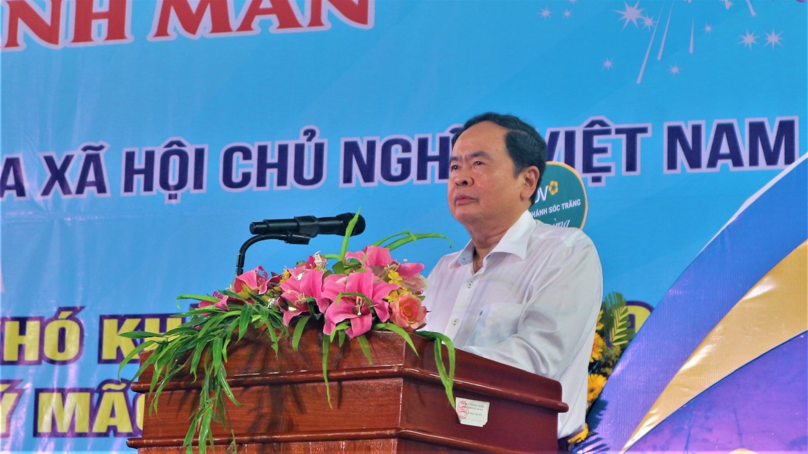 Phó Chủ tịch Thường trực Quốc hội trao quà Tết tại tỉnh Sóc Trăng