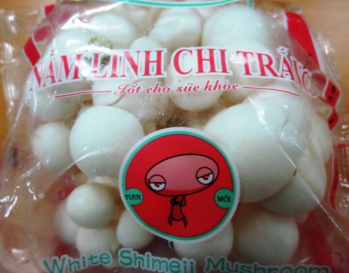 Nấm linh chi trắng c&amp;oacute; nguồn gốc từ Trung Quốc. Ảnh: Thi H&amp;agrave;.