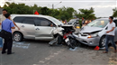 soc trang 2 oto tong bep xe may gan 10 nguoi bi thuong