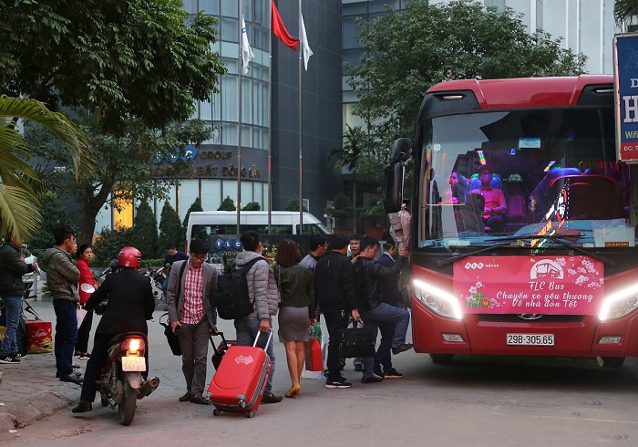 FLCbus mang Tết đoàn viên đến với hàng trăm cán bộ nhân viên