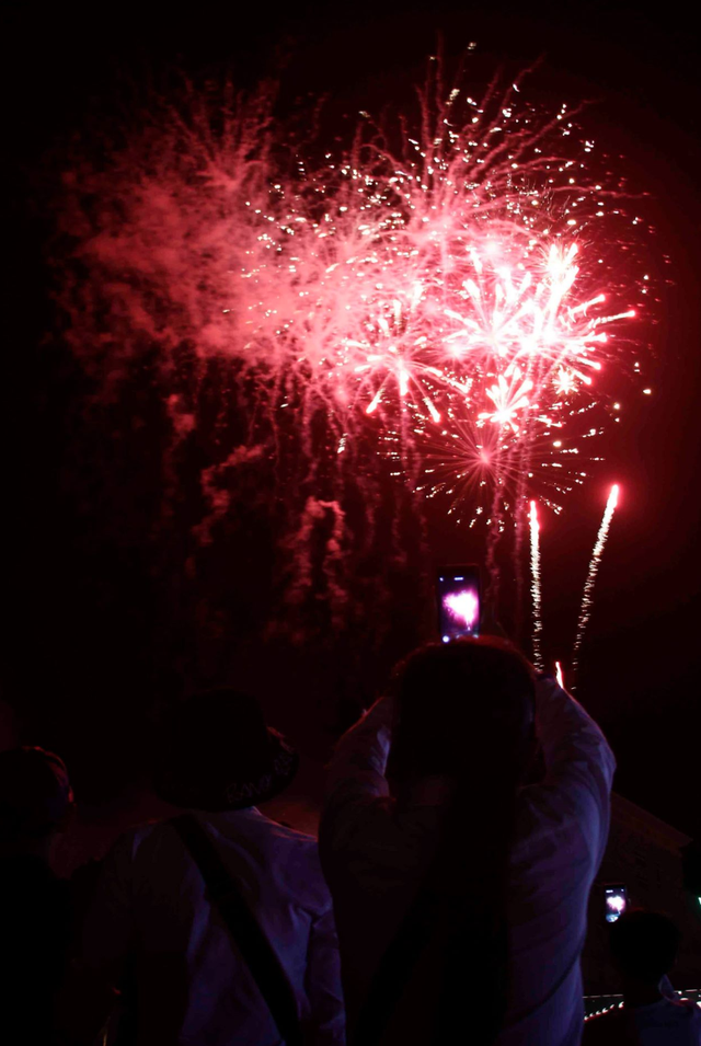Năm Kỷ Hợi 2019: Cả nước ch&agrave;o đ&oacute;n năm mới với m&agrave;n ph&aacute;o hoa rực s&aacute;ng bầu trời